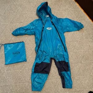 Tuffo muddy buddy size 5T excellent condition zippers work great. Worn 3 times.